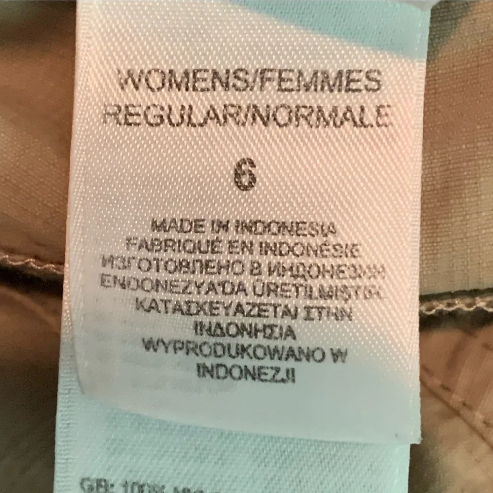 The North Face Women's Tan Bermuda Shorts - Picture 5 of 6